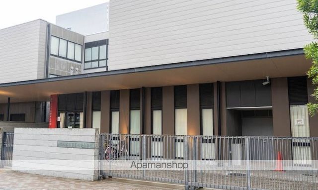 小学校　練馬区立下石神井小学校（小学校）まで641m