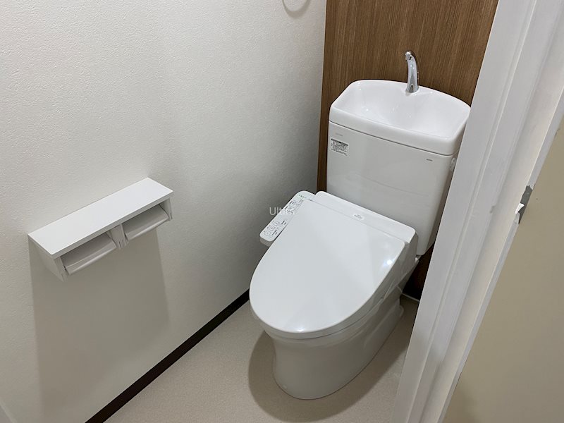 トイレ　※別のお部屋の写真です