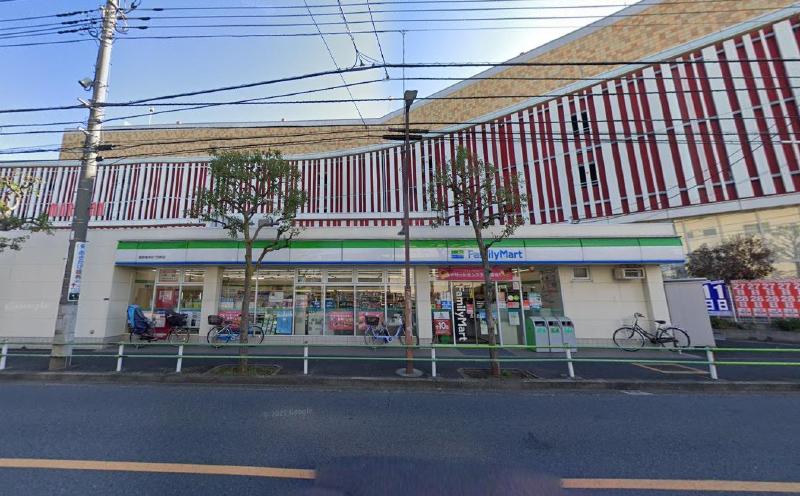 コンビニ　ファミリーマート（コンビニ）まで500m