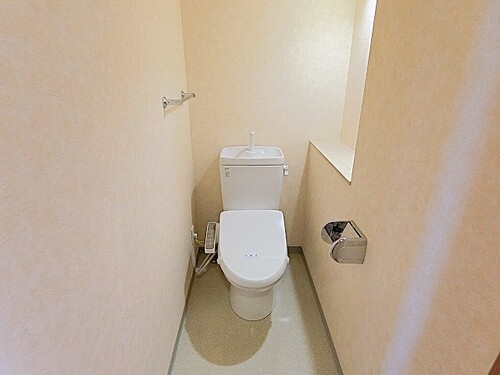 トイレ　洗浄機能付き便座　※2023年1月撮影