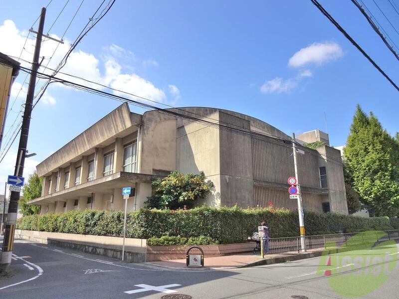 中学校　第六中学校（中学校）まで427m