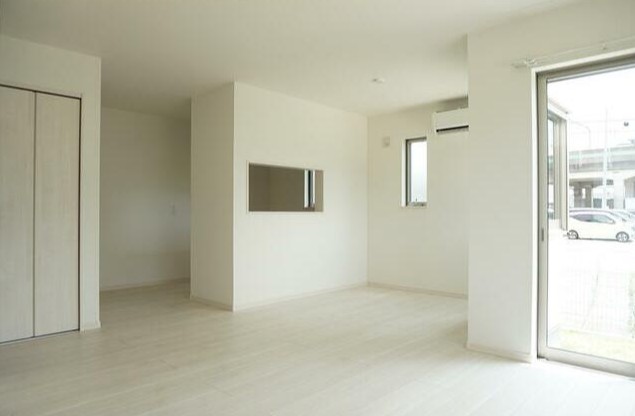 居室・リビング　こちらの居間で趣味の時間をお楽しみください