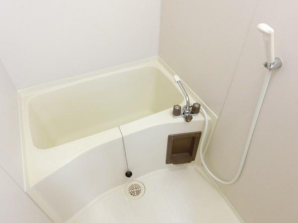 バス・シャワールーム　キレイにリフォームされています！