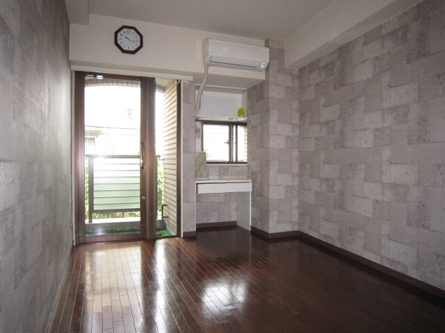 居室・リビング　写真は別のお部屋のものです