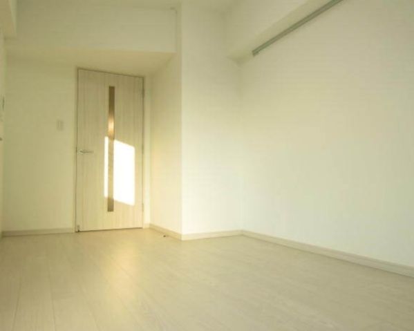 居室・リビング　☆明るい洋室☆