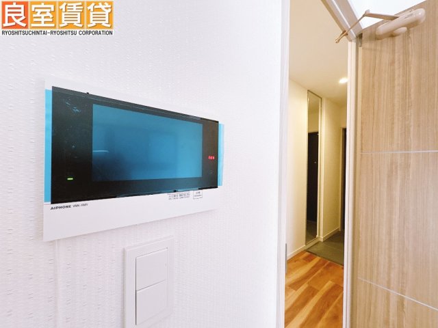 セキュリティ　モニター付きインターホン