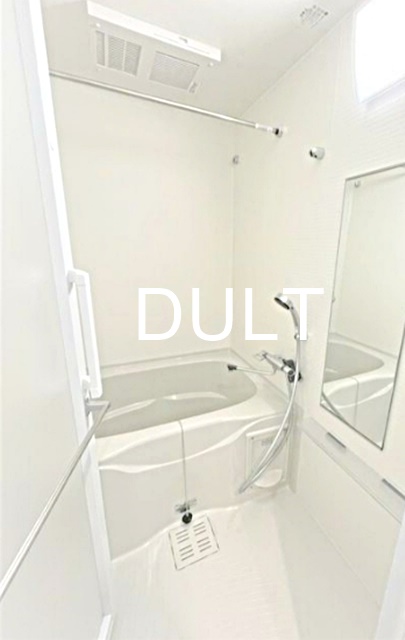 バス・シャワールーム　バスルームです。