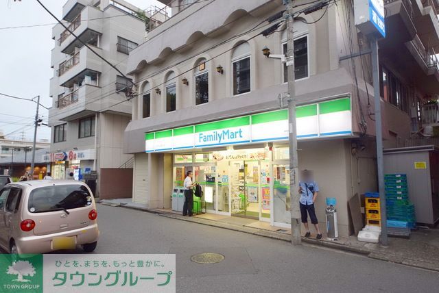 コンビニ　ファミリーマート大宮公園前店（コンビニ）まで1050m