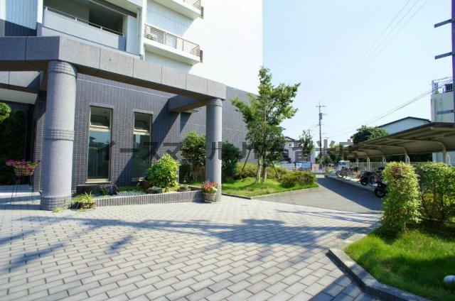 エントランス　建物の内部です