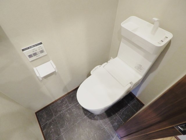 トイレ　※同じ間取りの別部屋のお写真です※