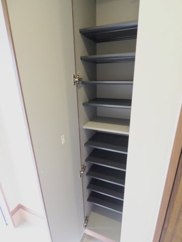 玄関　※同じ間取りの別部屋のお写真です※
