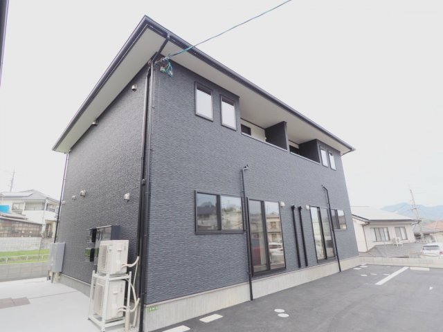 建物外観　※同じ間取りの別部屋のお写真です※