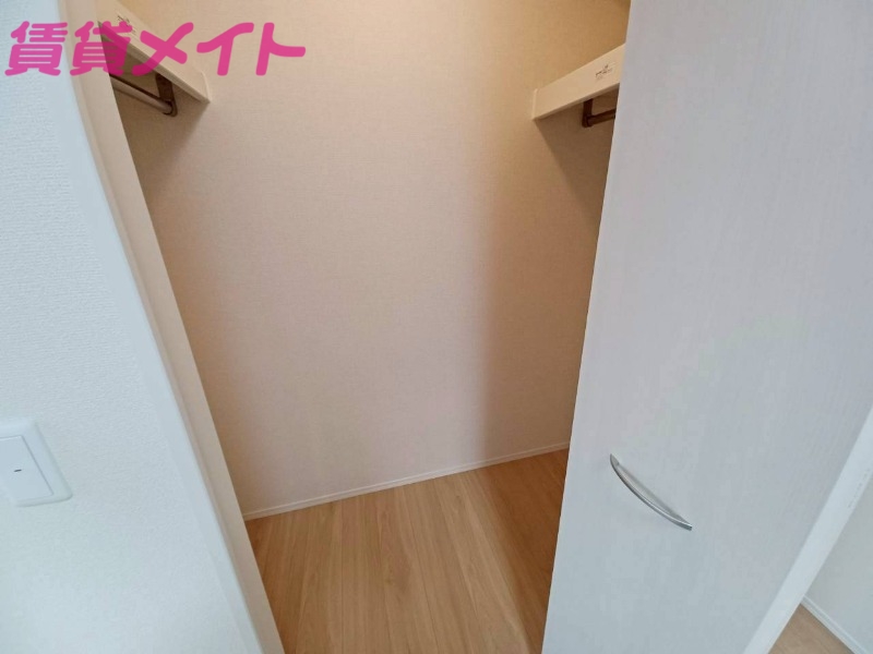 収納　同型参考写真