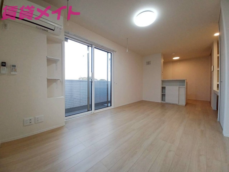 居室・リビング　同型参考写真