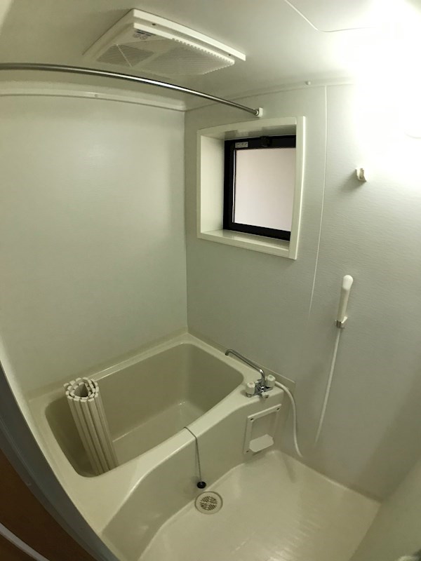 バス・シャワールーム　入浴後に換気も出来て湿気対策が出来ますね