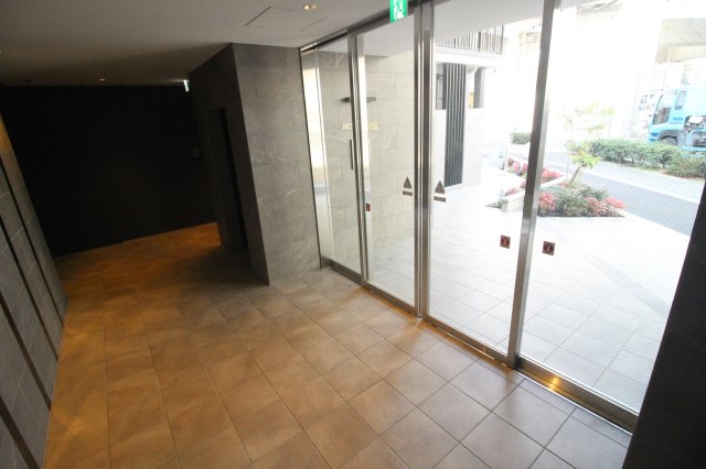 エントランス　エントランス