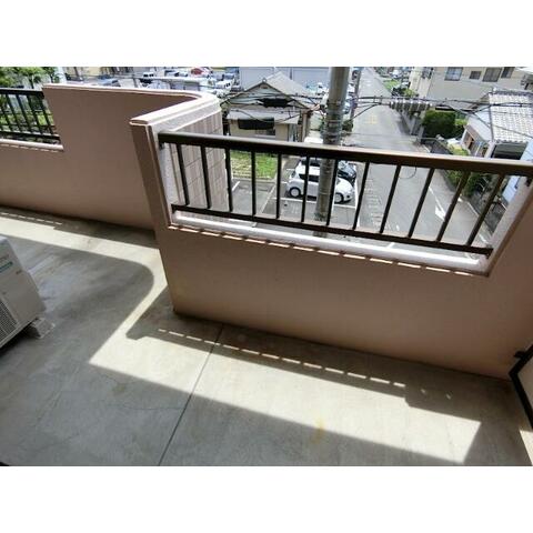 バルコニー　落ち着いた時間を過ごせるバルコニーです