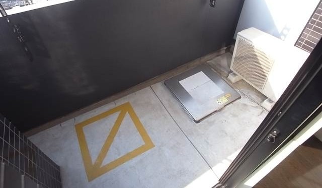 バルコニー　洗濯物はこちらへどうぞ。