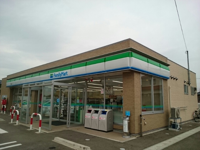 コンビニ　ファミリーマート新潟立仏店（コンビニ）まで660m