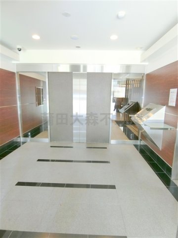 エントランス　防犯カメラTVモニター付オートロック　エントランス　　宅配B