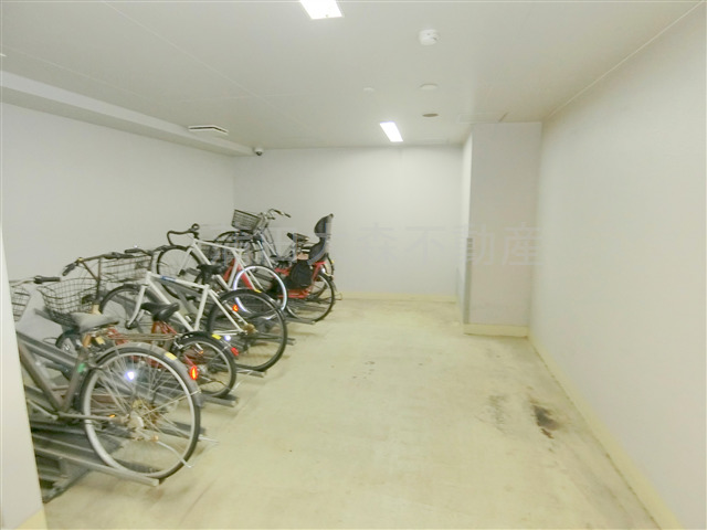 その他共有部分　屋根付きの駐輪場