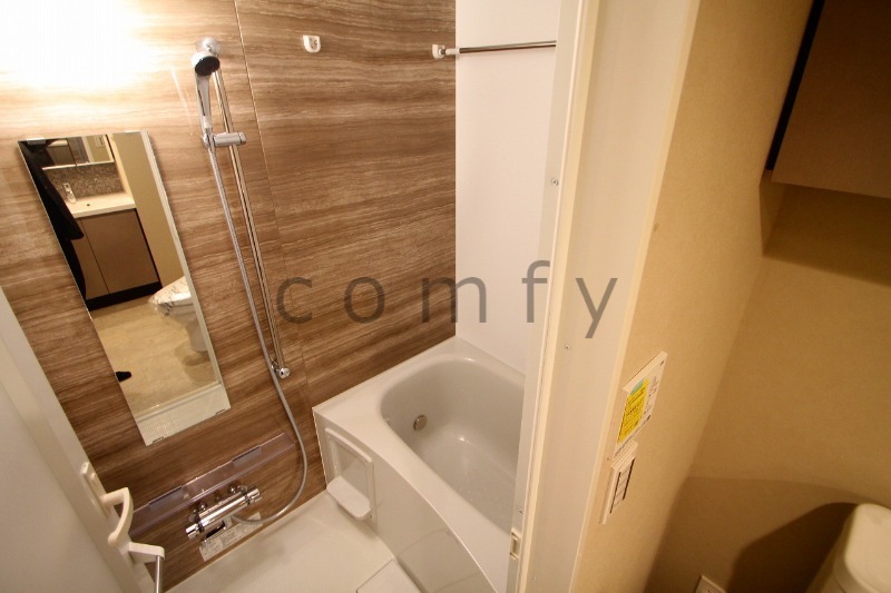 バス・シャワールーム　バスルーム