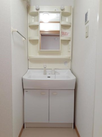 洗面設備　コンパクトで使いやすい洗面所