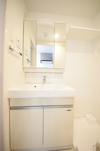 洗面設備　レオンコンフォート西天満　独立洗面化粧台