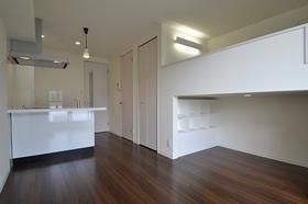 居室・リビング　☆明るい居間☆