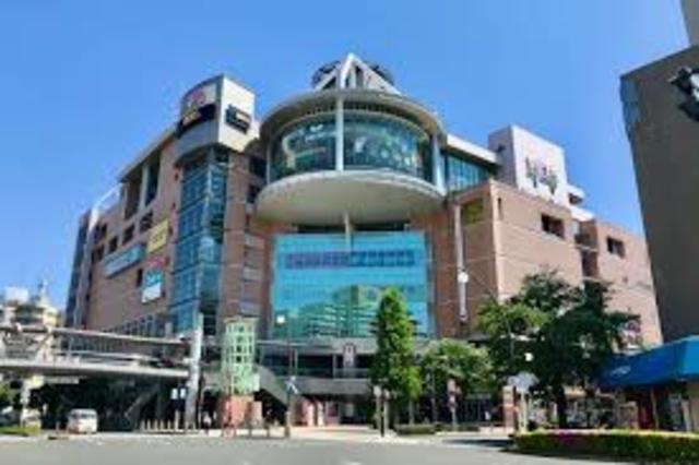 ショッピングセンター　聖蹟桜ヶ丘OPA（ショッピングセンター）まで678m