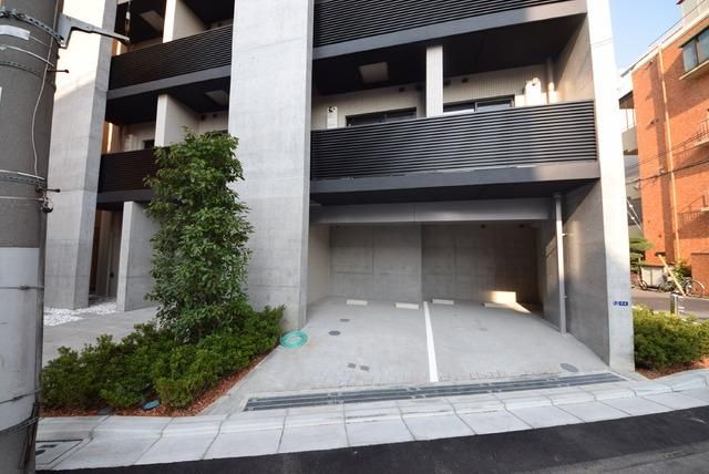 駐車場　駐車場