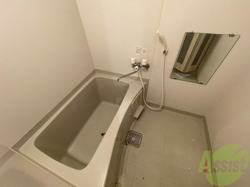 バス・シャワールーム　お風呂になります。一日の疲れを癒してくださいね。