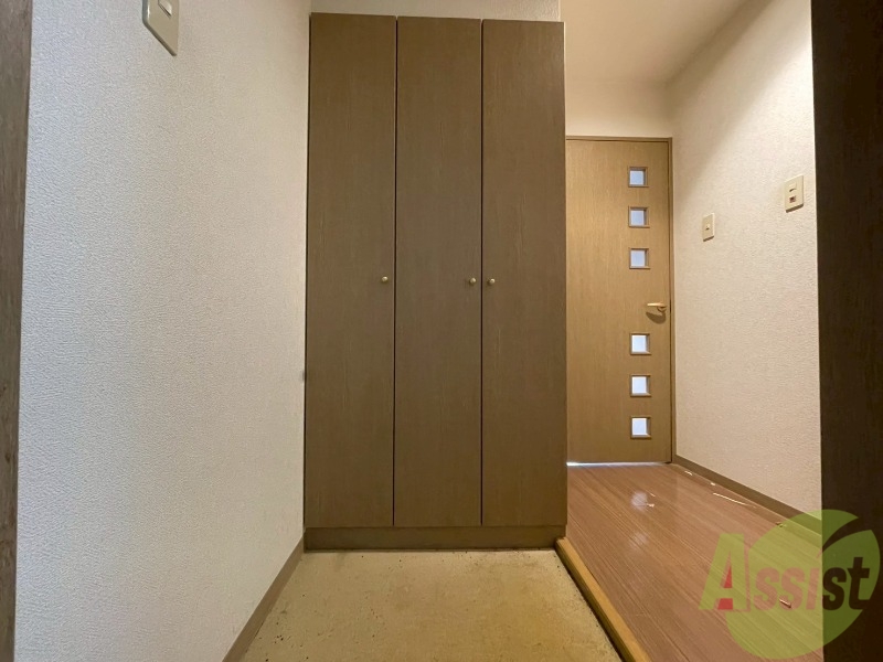 玄関　玄関の様子です。明るい印象ですね。気分もあがりそう。