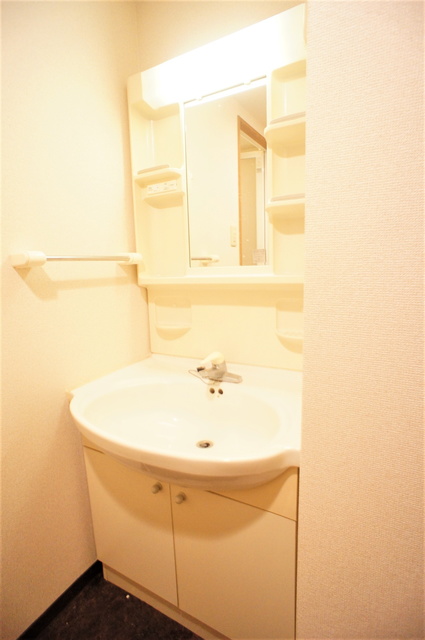 洗面設備　独立洗面台なら落ち着いて身支度ができます☆