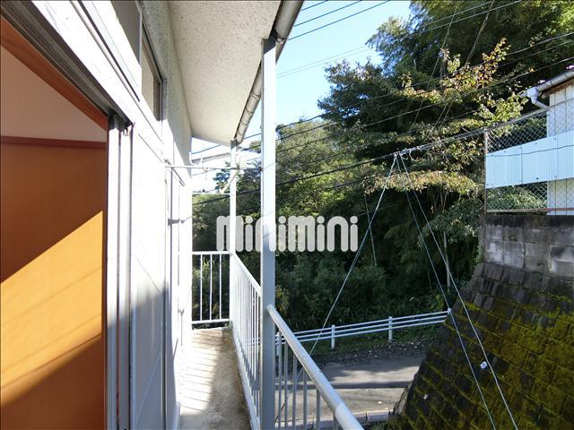 バルコニー　晴れた日は洗濯物を干すことができます。