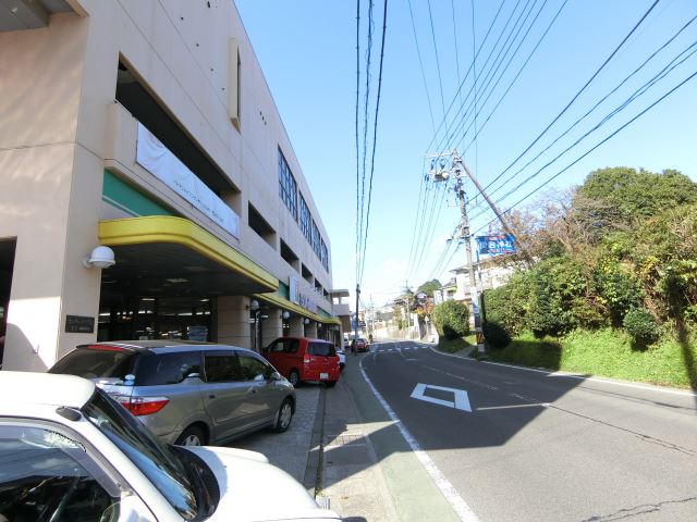 ショッピングセンター　サンマリ（ショッピングセンター）まで300m