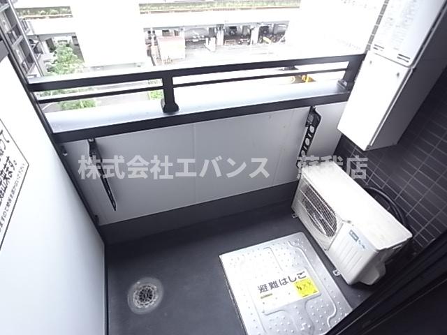 バルコニー　外からの目が気にならないバルコニーで洗濯物が干せます