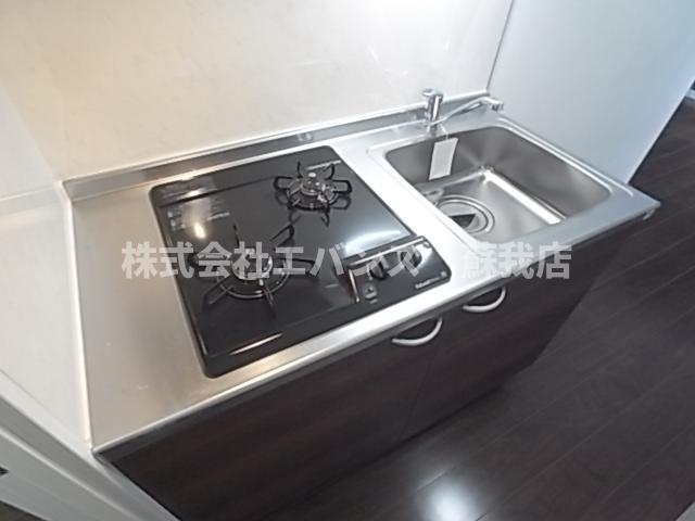 キッチン　コンパクトなキッチンで掃除もラクラク