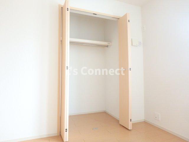 その他設備　各洋室にクローゼット付き。