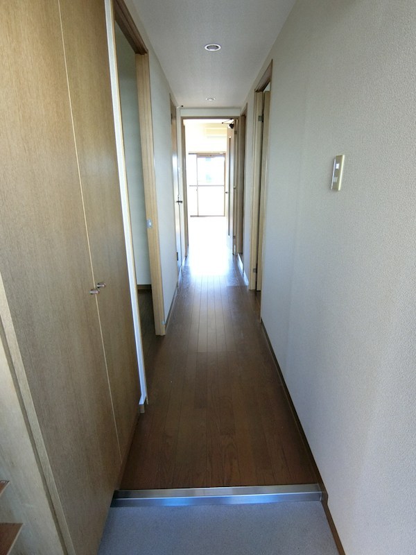 玄関　※参考写真