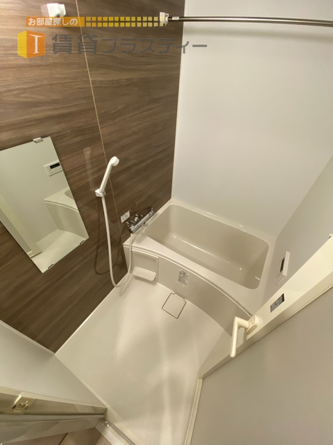 バス・シャワールーム　浴室乾燥機付き。