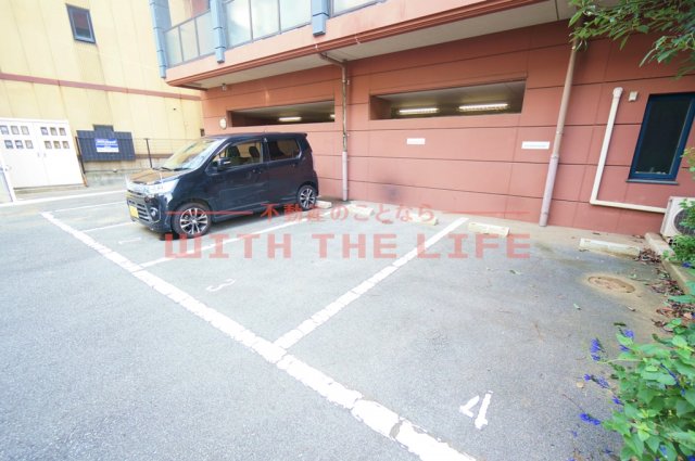 駐車場　駐車場完備です
