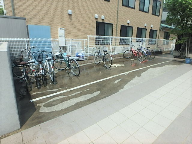 駐車場　駐輪場