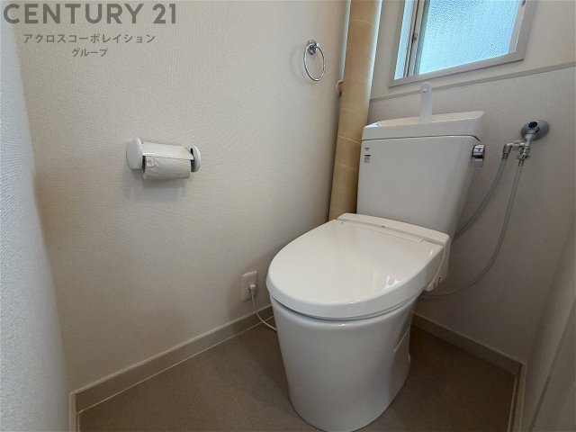 トイレ　トイレに窓があり換気も楽々♪