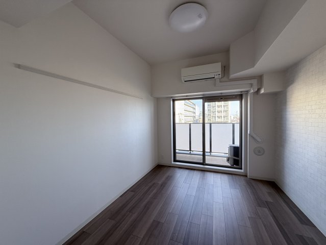 居室・リビング　同物件別部屋写真