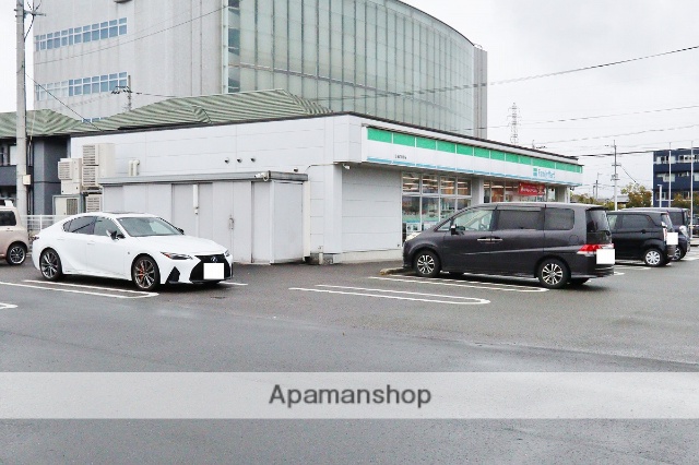 コンビニ　ファミリーマート藍住町奥野店（コンビニ）まで680m