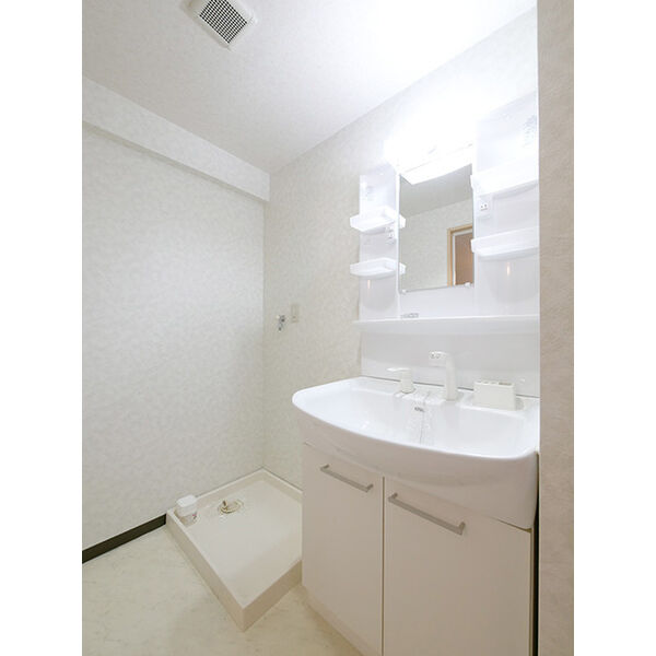 洗面設備　※503号室の反転写真です