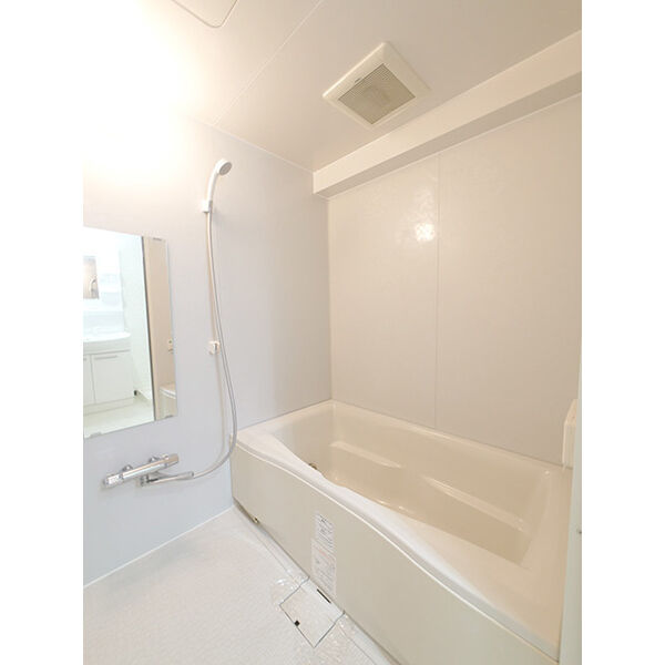 バス・シャワールーム　※503号室の反転写真です