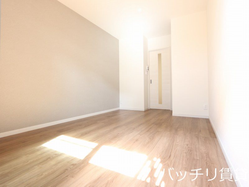 居室・リビング　別号室写真の為、現況を優先致します。