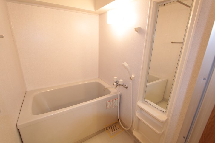 バス・シャワールーム　浴室乾燥機がついてます。